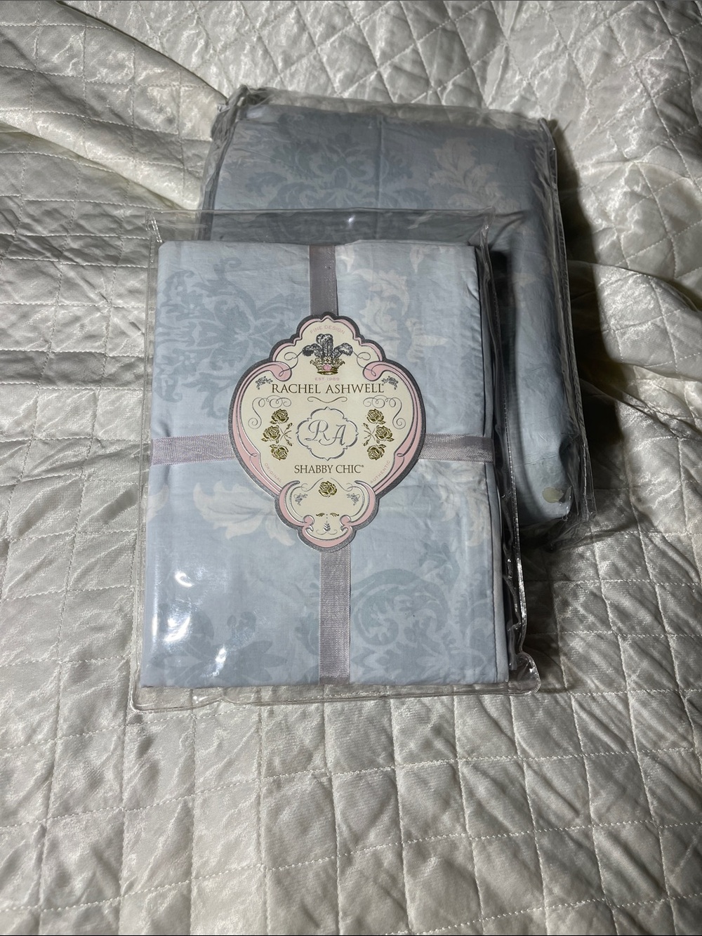 NWT RACHE ASHWELL SHABBY CHIC TWIN DUVET AND EURO SHAM